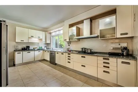 Praia Verde, Grande villa avec piscine privée à distance de marche de la plage - Photo 11