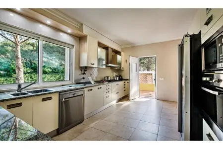 Praia Verde, Grande villa avec piscine privée à distance de marche de la plage - Photo 12