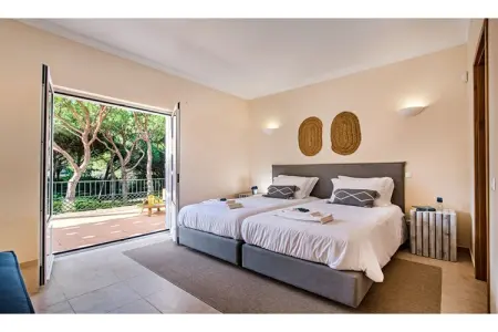 Praia Verde, Grande villa avec piscine privée à distance de marche de la plage - Photo 15