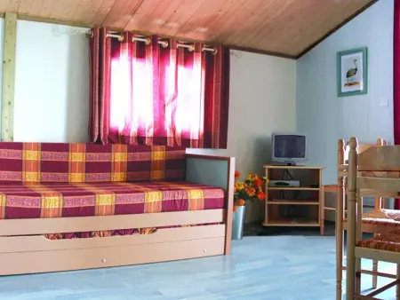 Chalets avec Animaux, Terrasse et Parking, Gite 5 personnes à Échassières - Photo 5