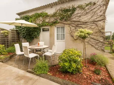 Maison familiale avec piscine, grand jardin clos et équipements de loisirs - Photo 1