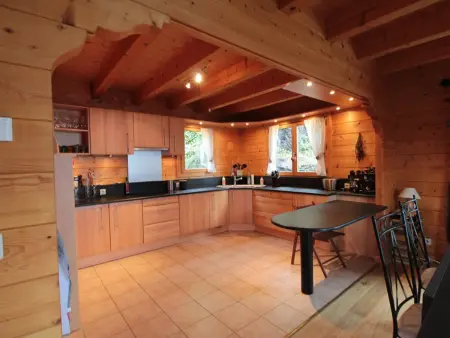 Chalet 3 chambres 8 pers avec cheminée et parking à 1000m des pistes - Photo 3