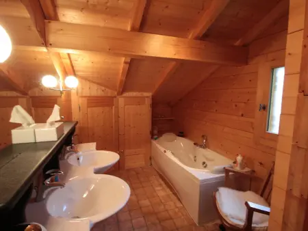 Chalet 3 chambres 8 pers avec cheminée et parking à 1000m des pistes - Photo 11
