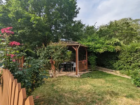 Charmante maison de campagne avec jardin privatif, proche étangs et nature, idéale rando et vélo. - Photo 2