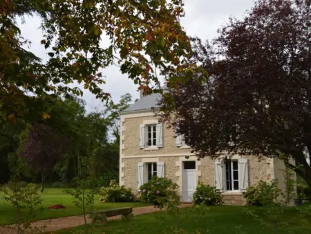 Maison de maître au cœur du Berry avec étang privé, grand jardin et vaste propriété - Photo 2