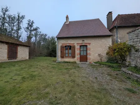 Maison de Caractère Rénovée avec Jardin, Terrasse, et Proche du Château Guillaume - Photo 18