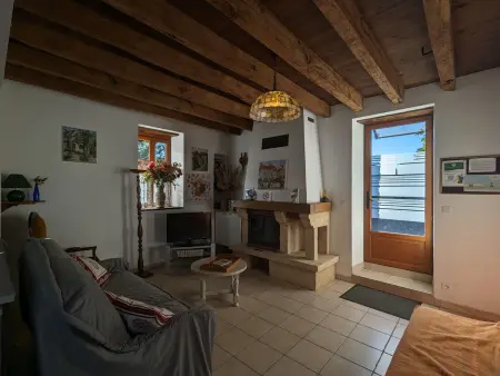 Belle maison en pierre au cœur du Berry avec jardin, terrasse, et activités familiales à proximité - Photo 1
