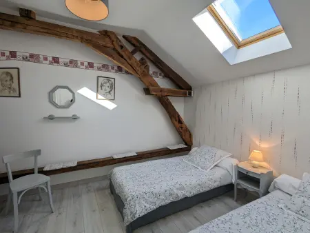 Belle maison en pierre au cœur du Berry avec jardin, terrasse, et activités familiales à proximité - Photo 6