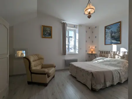 Belle maison en pierre au cœur du Berry avec jardin, terrasse, et activités familiales à proximité - Photo 18