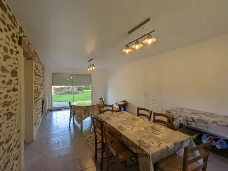 Grande ferme rénovée avec jardin et loisirs à proximité - Photo 15
