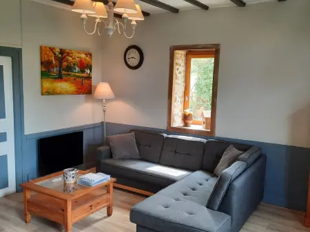 Maison indépendante avec grand jardin, terrasse, plan d'eau sécurisé et salle de jeux près du lac d'Éguzon - Photo 3