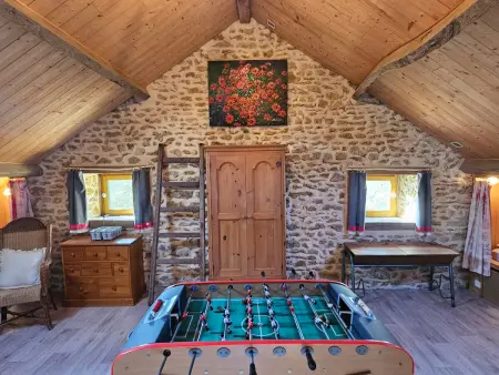 Maison indépendante avec grand jardin, terrasse, plan d'eau sécurisé et salle de jeux près du lac d'Éguzon - Photo 6
