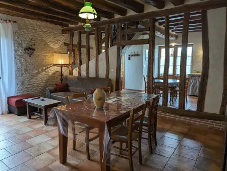 Maison de caractère avec jardin privatif, terrasse, ping-pong – Proche Ferrières et Montargis - Photo 2