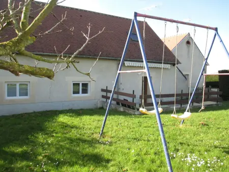 Gîte familial à la ferme avec jardin clos, proche Forêt d'Orléans et étangs, lits faits, jeux enfants - Photo 1