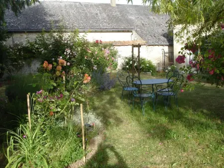 Charmant Gîte au Calme près de Pithiviers avec Jardin et Terrasse - Photo 2