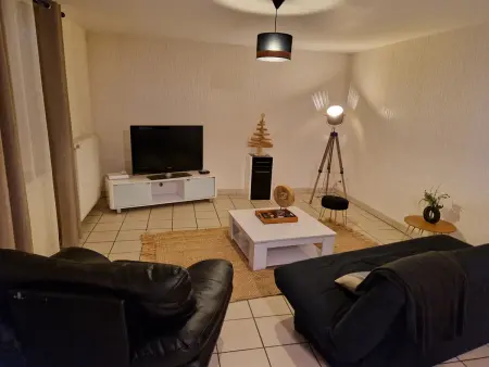Maison calme avec 3 chambres, proche centre-ville Lunéville & gare, accès facile à Nancy - Photo 1