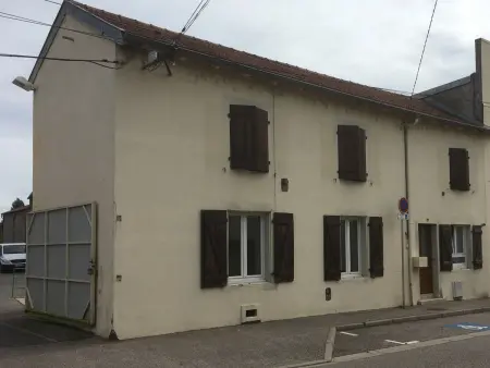 Maison calme avec 3 chambres, proche centre-ville Lunéville & gare, accès facile à Nancy - Photo 2