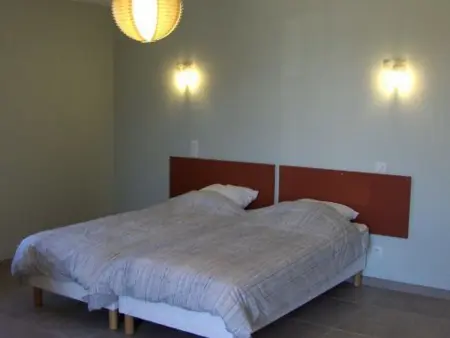 Gîte Contemporain en Écovillage avec Grande Terrasse et Proximité Attractions, 3 Chambres, PMR - Photo 4
