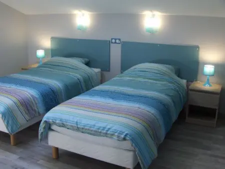 Gîte Contemporain en Écovillage avec Grande Terrasse et Proximité Attractions, 3 Chambres, PMR - Photo 9