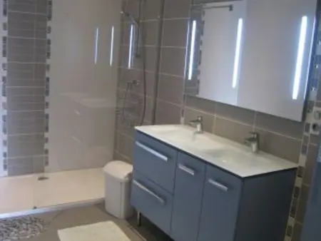 Gîte Contemporain en Écovillage avec Grande Terrasse et Proximité Attractions, 3 Chambres, PMR - Photo 10