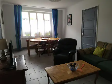 Gîte convivial avec 3 chambres, proche du patrimoine historique, cour et équipements inclus - Photo 6