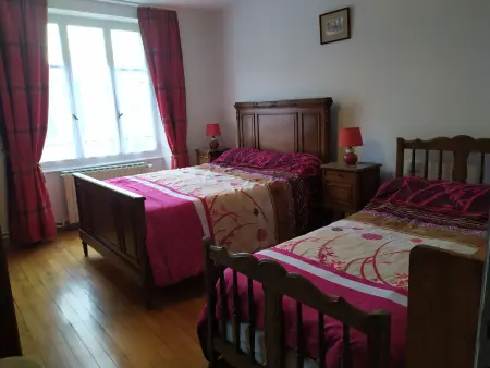 Gîte convivial avec 3 chambres, proche du patrimoine historique, cour et équipements inclus - Photo 9