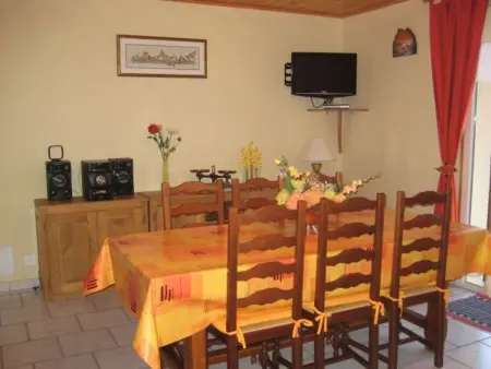 Gîte idéal pour cure thermale, proche port de plaisance, terrasse et grand terrain. - Photo 11
