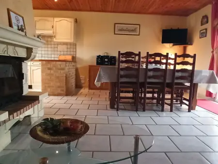 Gîte idéal pour cure thermale, proche port de plaisance, terrasse et grand terrain. - Photo 13