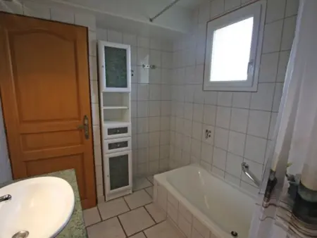 Gîte idéal pour cure thermale, proche port de plaisance, terrasse et grand terrain. - Photo 24