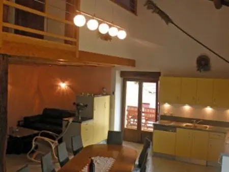 Gîte spacieux avec terrasse, confort moderne dans un cadre verdoyant et propice aux balades. - Photo 10