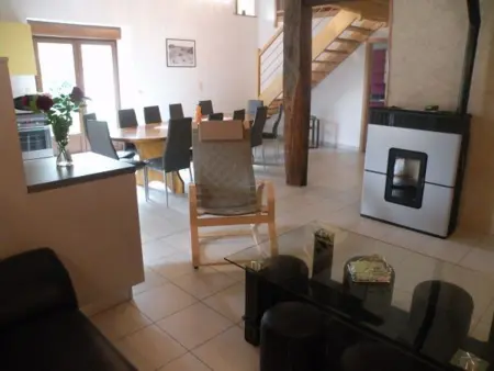 Gîte spacieux avec terrasse, confort moderne dans un cadre verdoyant et propice aux balades. - Photo 11