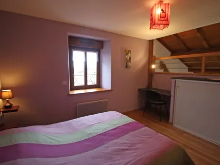 Gîte spacieux avec terrasse, confort moderne dans un cadre verdoyant et propice aux balades. - Photo 13