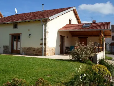 Gîte spacieux avec terrasse, confort moderne dans un cadre verdoyant et propice aux balades. - Photo 29