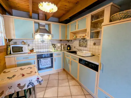 Chalet confortable avec 4 chambres, cheminée, grand terrain, proche pistes et lac - Photo 3