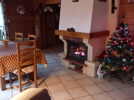 Chalet confortable avec 4 chambres, cheminée, grand terrain, proche pistes et lac - Photo 24