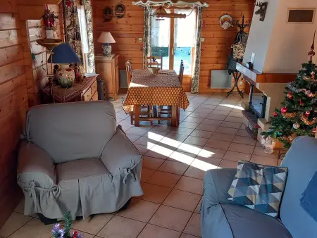 Chalet confortable avec 4 chambres, cheminée, grand terrain, proche pistes et lac - Photo 25
