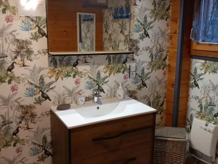 Chalet confortable avec 4 chambres, cheminée, grand terrain, proche pistes et lac - Photo 27