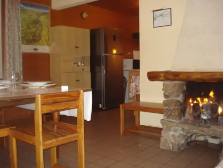 Chalet confortable avec cheminée proche de La Bresse-Hohneck, idéal pour famille et amis. - Photo 3