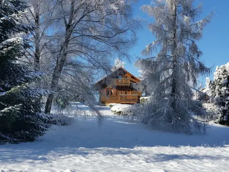 Chalet confort en montagne, près des thermes et circuits de rando, idéal pour famille - Photo 1