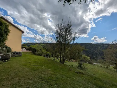 Gîte à la montagne avec cheminée, wifi et joli terrain - Photo 16