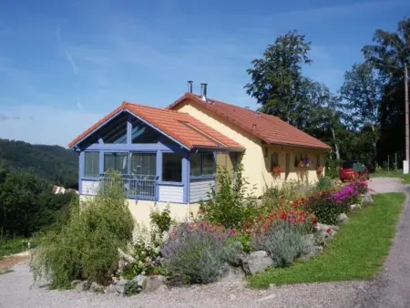 Gîte à la montagne avec cheminée, wifi et joli terrain - Photo 17