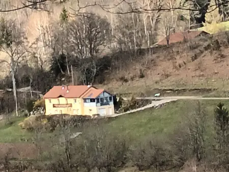 Gîte à la montagne avec cheminée, wifi et joli terrain - Photo 29