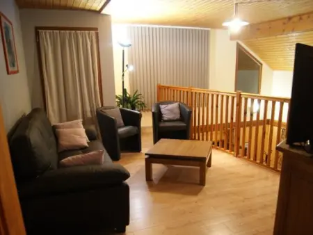 Chalet spacieux avec cheminée, proche forêt, sentiers pédestres, terrasse, terrain clos, jeux et WIFI - Photo 9