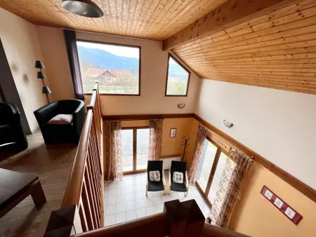 Chalet spacieux avec cheminée, proche forêt, sentiers pédestres, terrasse, terrain clos, jeux et WIFI - Photo 10