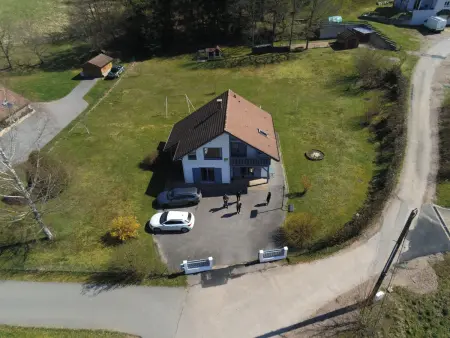Chalet spacieux avec cheminée, proche forêt, sentiers pédestres, terrasse, terrain clos, jeux et WIFI - Photo 33