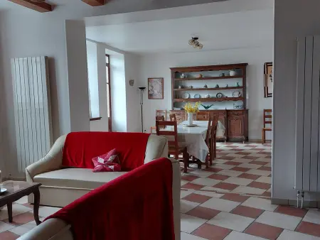 Charmant gîte historique avec terrasse, salle de jeux, et recharge électrique – proche Vittel & Contrexéville - Photo 5