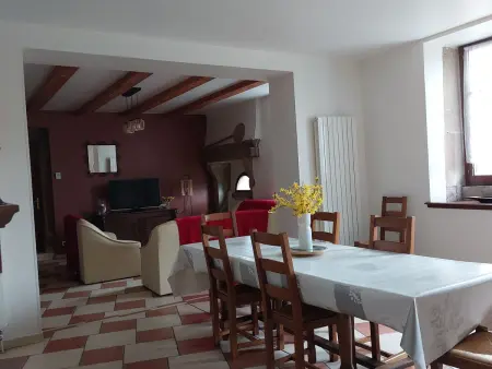 Charmant gîte historique avec terrasse, salle de jeux, et recharge électrique – proche Vittel & Contrexéville - Photo 6