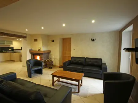 Grande maison avec cheminée, proche nature, idéale pour familles et amis, animaux admis. - Photo 1