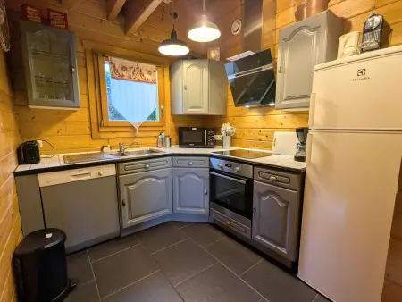 Chalet tout confort avec terrasse et poêle, animaux acceptés - Photo 4