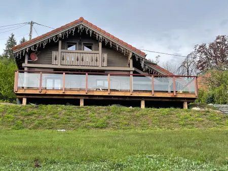 Chalet tout confort avec terrasse et poêle, animaux acceptés - Photo 18